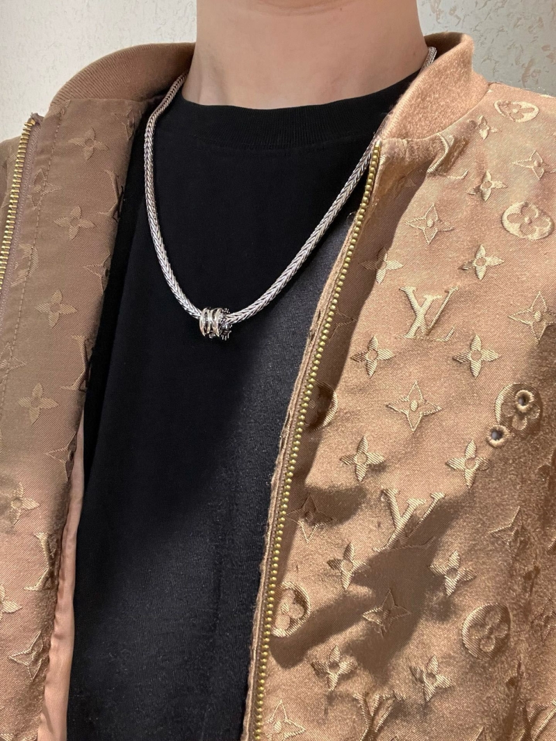 Bv1g*ai necklaces